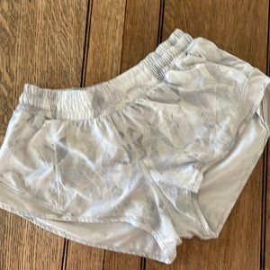 Lululemon hotty hot short